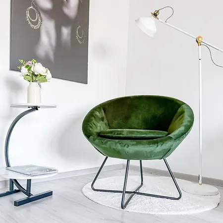 Chic & Modern In Center Apartment *