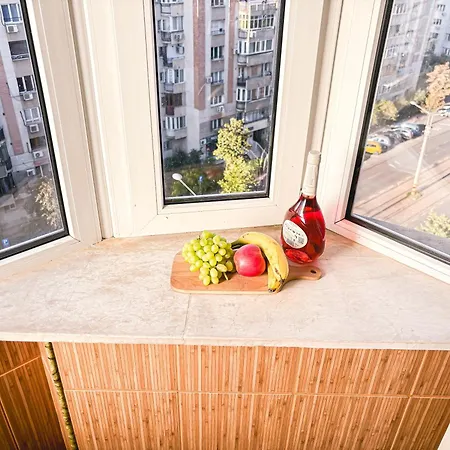 Chic & Modern In Center Apartament